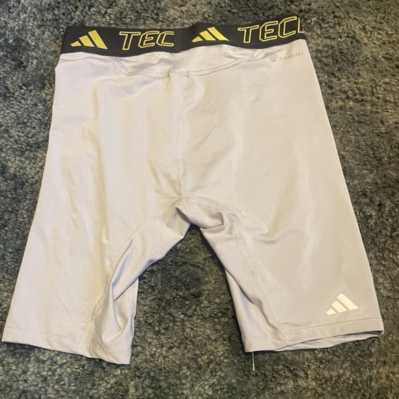 Men’s Adidas Techfit Training Shorts in Halo Silver/Gray - Medium - Picture 7 of 7